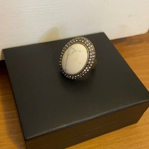 Chloe+Isabel Howlite Oval Ring